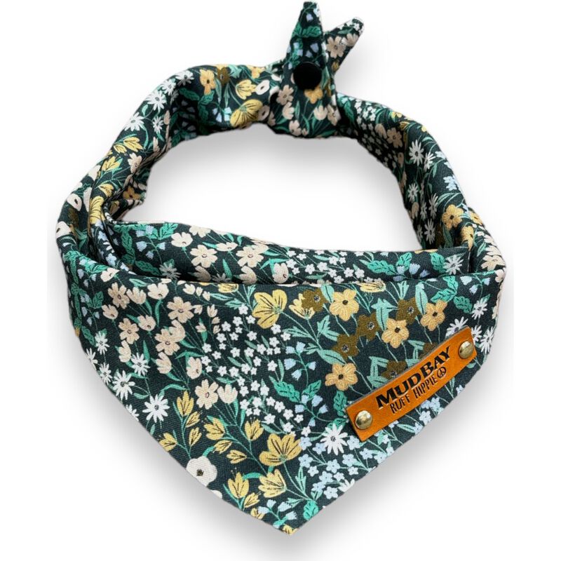 Mud Bay Dog & Cat Bandana, Flower Field image number null