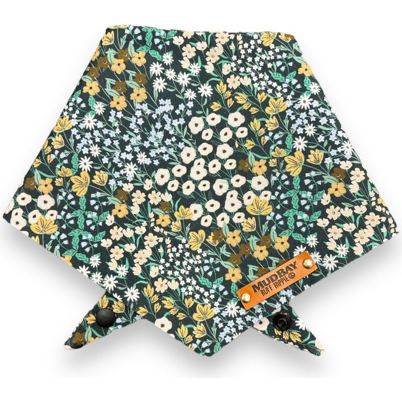 Mud Bay Dog & Cat Bandana, Flower Field image number null